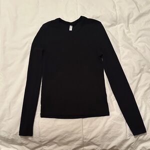 Kotn ribbed long black sleeve